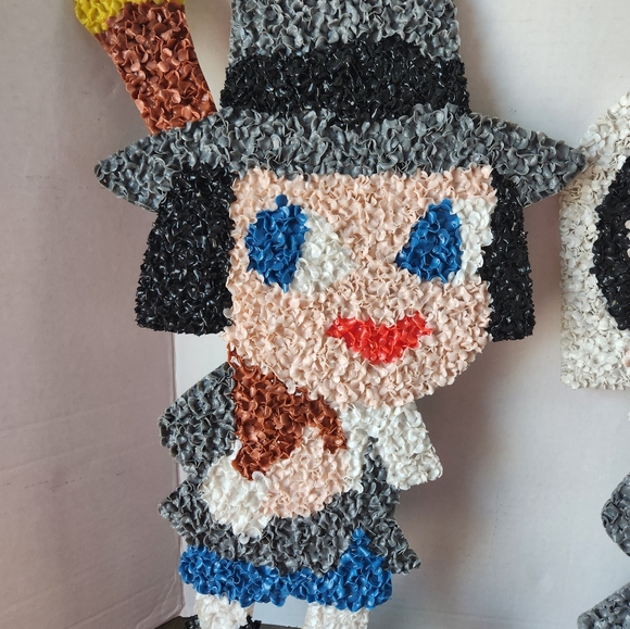 Vintage 1970s Melted Plastic Popcorn Blue Eyed Pilgrim Set Retro - Picture 3 of 17